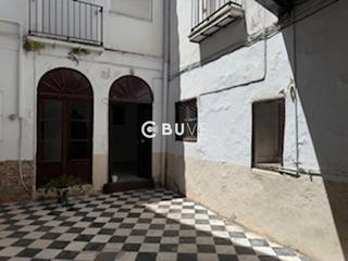 Pis  N/a. Buve vende en jerez bajo 170m2
