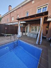 Casa  Pi i maragall. Casa adosada con piscina  en palau solita i plegamans