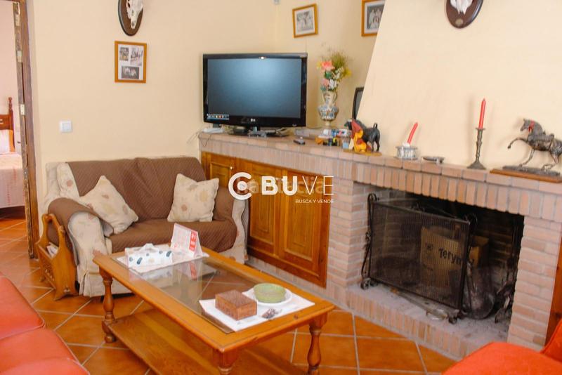 Foto 1a8e5edd-474b-4619-a005-5fae67f75a77. Chalet se vende chalet independiente en lora del rio en Lora del Río