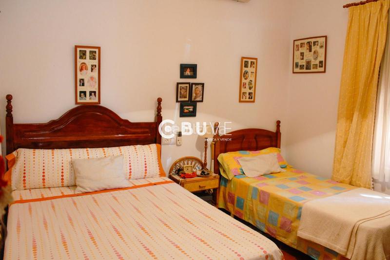 Foto 2aba3e18-4d1e-4261-8779-498cf65b20fa. Chalet se vende chalet independiente en lora del rio en Lora del Río