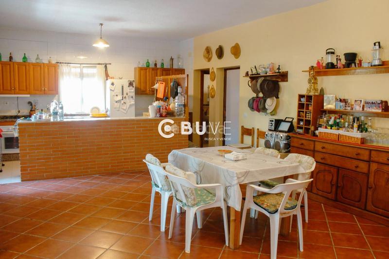 Foto 6f55b28d-828c-4c2b-a11f-4a1d3e1f0f0f. Chalet se vende chalet independiente en lora del rio en Lora del Río
