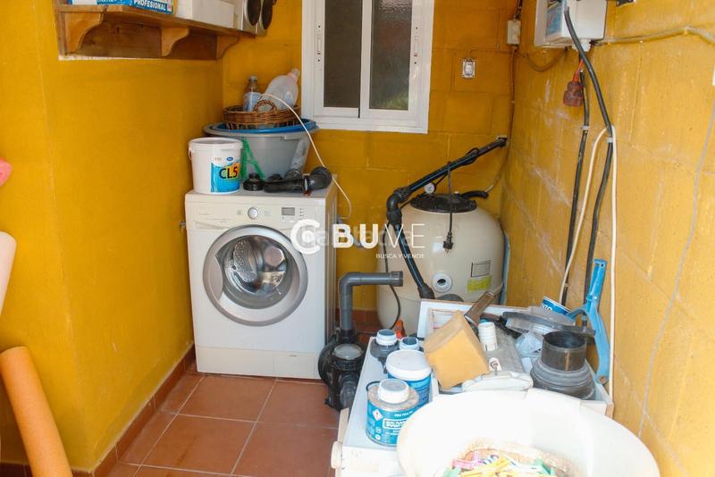 Foto 73894c4b-1f6c-47d4-b88e-de074b070919. Chalet se vende chalet independiente en lora del rio en Lora del Río