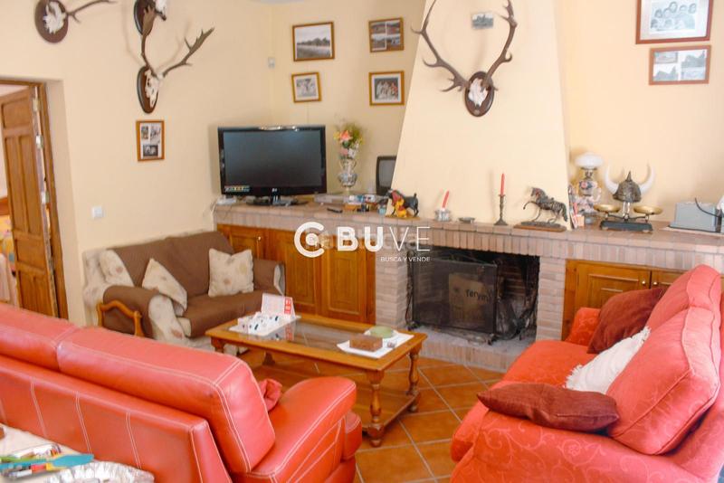 Foto 813e951b-495a-4181-a658-03c9f82a78d8. Chalet se vende chalet independiente en lora del rio en Lora del Río