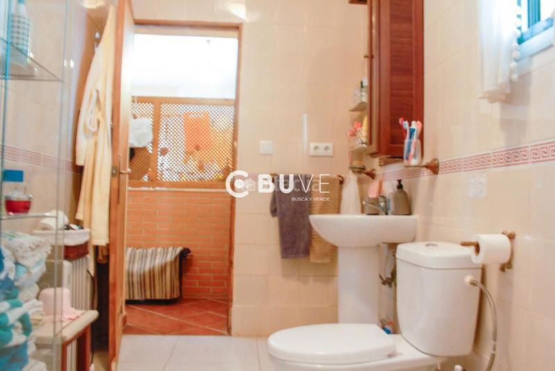 Foto b3b549ed-d6bb-4f51-84f6-ea81a35c4dc2. Chalet se vende chalet independiente en lora del rio en Lora del Río