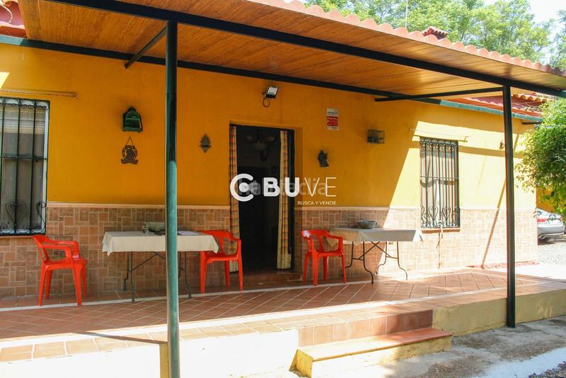 Foto bd5cb98b-8293-4f16-8c3d-9370a60d654c. Chalet se vende chalet independiente en lora del rio en Lora del Río