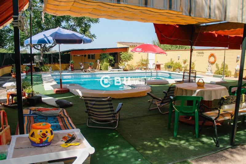 Foto e7690cea-f63e-4bff-9243-553e142443be. Chalet se vende chalet independiente en lora del rio en Lora del Río