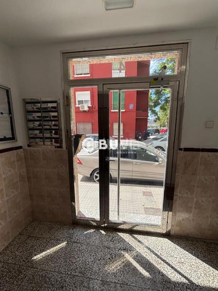 Foto 855bc6c1-8fd3-4148-8944-15fe711b2bc7. Piso se vende piso de 3hab en malaga en Santa Cristina - San Rafael Málaga