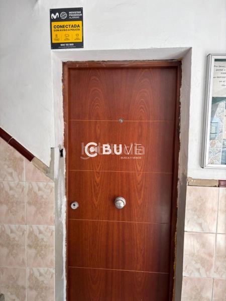 Foto a13dbf3c-29d3-4253-bfa2-78af874a4f37. Piso se vende piso de 3hab en malaga en Santa Cristina - San Rafael Málaga