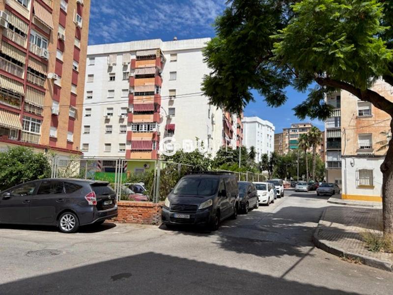 Foto ba03c945-9506-4d2f-86ec-a721b68aea0d. Piso se vende piso de 3hab en malaga en Santa Cristina - San Rafael Málaga