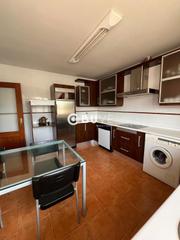 Casa adossada  Rafael peralta. Casa en espartinas con piscina, vestidor y dos patios  lista par