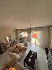 Maison jumelée  Rafael peralta. Casa en espartinas con piscina, vestidor y dos patios  lista par