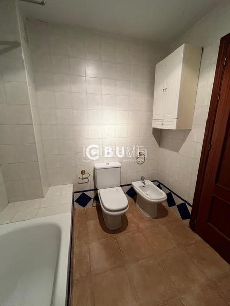 Foto 82c53159-a1e2-4c49-a123-83ca07811882. Casa adossada amb calefacció aparcament piscina a Espartinas