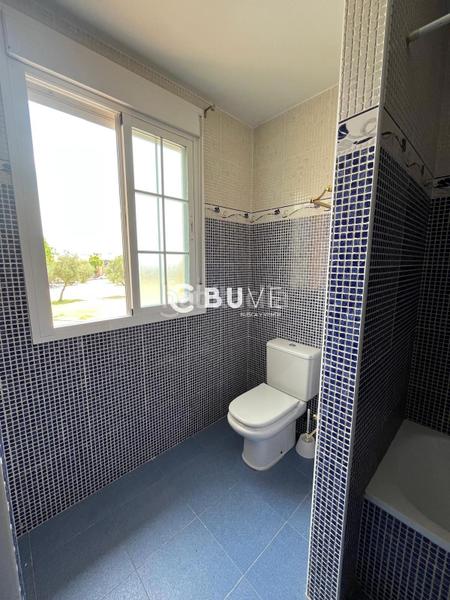 Foto bae70869-ddc7-42ab-b1f9-622c87d70ce6. Casa adossada amb calefacció aparcament piscina a Espartinas