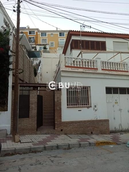 Foto 0788fb62-710f-4f5d-9964-7e4d1497c096. Chalet  2 plantas y aparcamiento en pedregalejo en Málaga