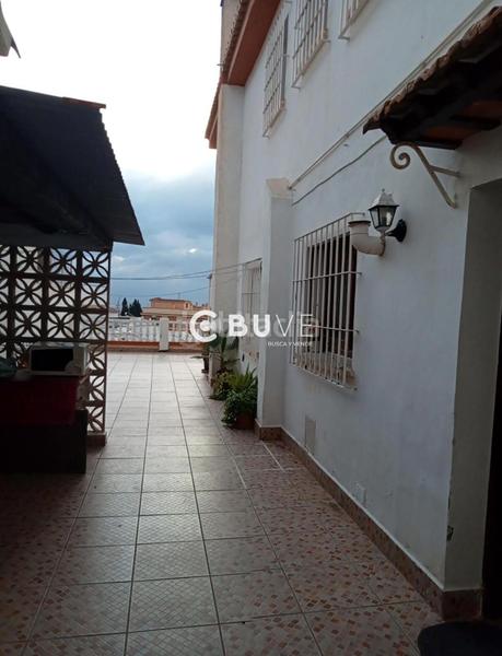 Foto 0f7d318c-3315-42c0-a26d-93582f329537. Chalet  2 plantas y aparcamiento en pedregalejo en Málaga