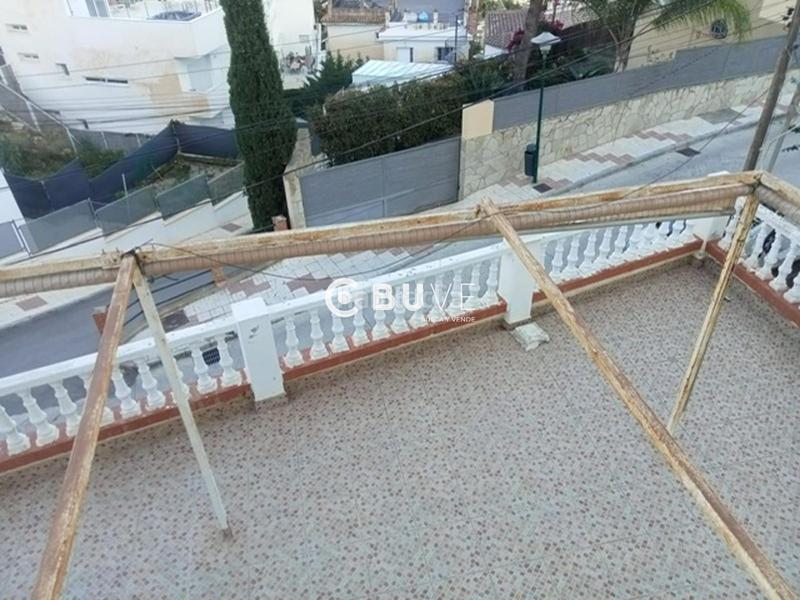 Foto 5685e233-2d70-4a4c-b8a7-bc5381428499. Chalet  2 plantas y aparcamiento en pedregalejo en Málaga