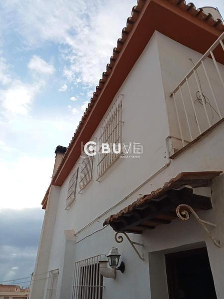 Foto 8193d305-410c-460b-b778-a3490638d7f4. Chalet  2 plantas y aparcamiento en pedregalejo en Málaga