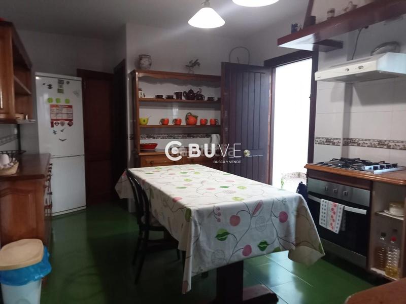 Foto ca7ba22b-b596-4686-9d38-e27c9dffb35d. Chalet  2 plantas y aparcamiento en pedregalejo en Málaga
