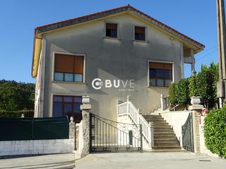 Chalet  Castro. Se vende casa de 519 metros cuadrados en vedra