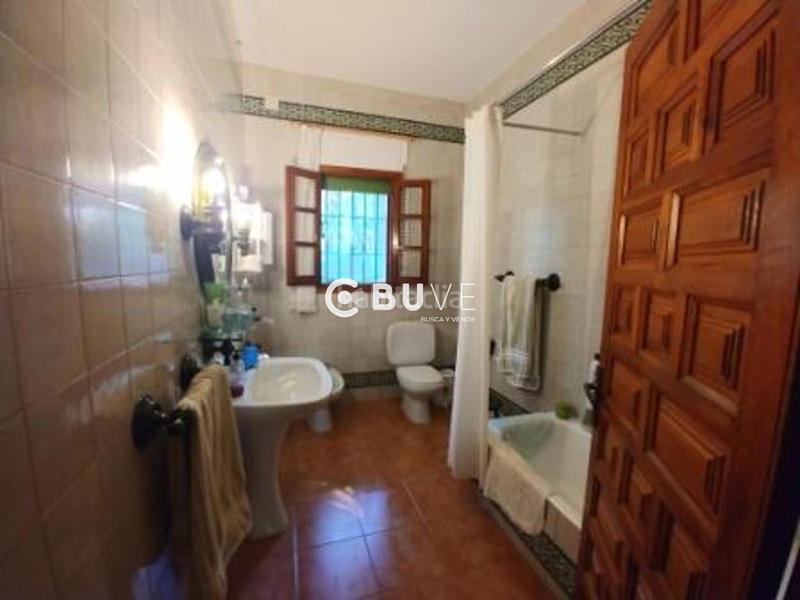 Foto b100bcde-3abb-4e45-bc5b-ced9a9e68821. Casa con parcheggio piscina in Zuheros