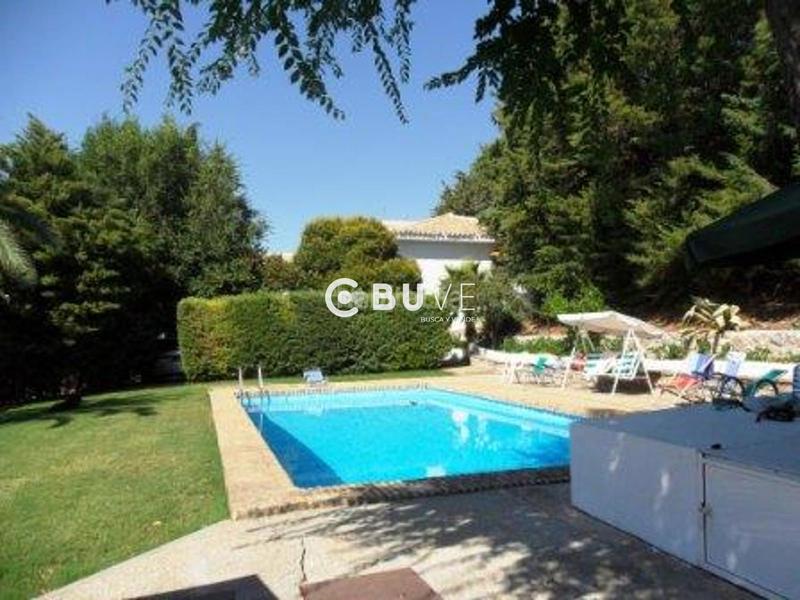 Foto b403783f-70a2-4813-a8d8-23274c0b205b. Casa con parcheggio piscina in Zuheros