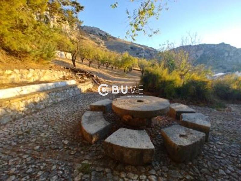 Foto b6a9ef7f-5f37-4cb6-aab5-08cb53f5655c. Casa con parcheggio piscina in Zuheros