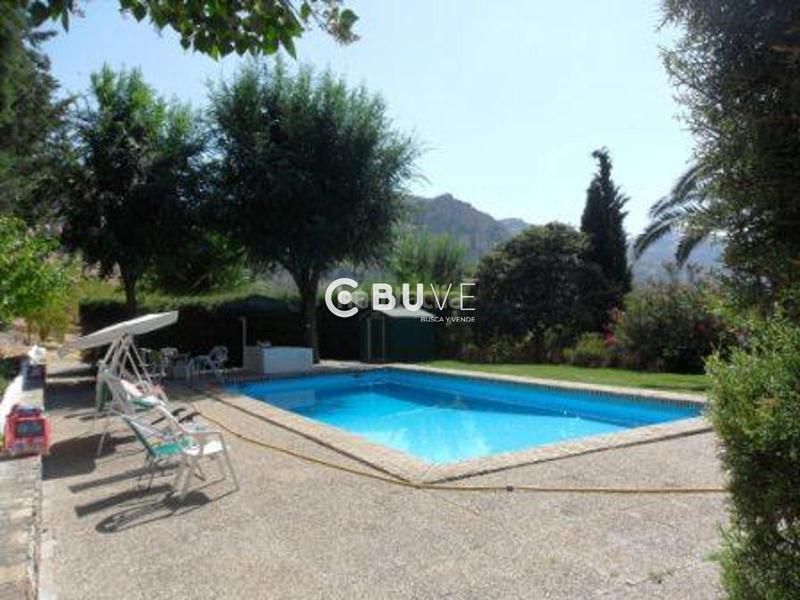 Foto f0d9c449-de00-4bcf-87b6-1932773a2c47. Casa con parcheggio piscina in Zuheros