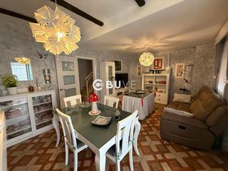 Casa a Huévar. Buve vende pareado con piscina de 4 dormitorios