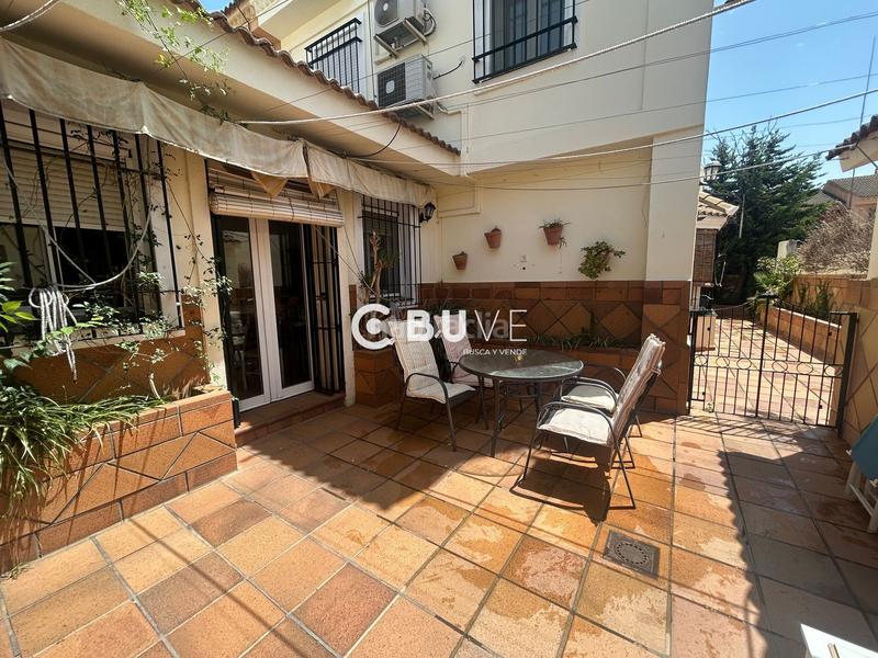Foto 1de8dd29-1268-49ee-99f2-0246aa9fb83e. Chalet amplia casa pareada en las brisas con patio, trastero y placas solares! en Gines