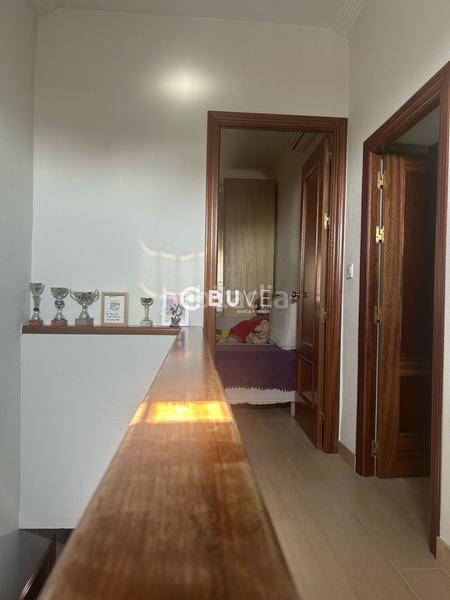 Foto 1ed3057f-29f7-4039-bb6a-8d30228dba0b. Chalet amplia casa pareada en las brisas con patio, trastero y placas solares! en Gines