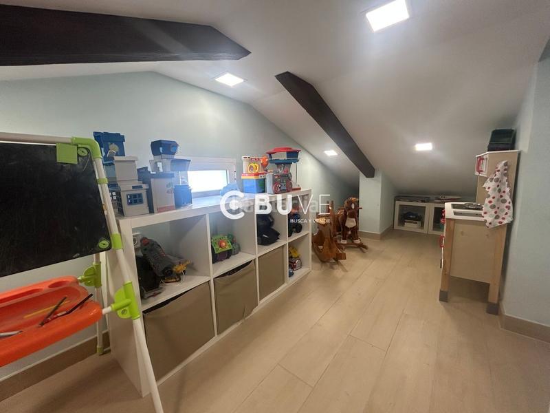 Foto 88ff034f-2688-4969-8467-f15a63896523. Chalet amplia casa pareada en las brisas con patio, trastero y placas solares! en Gines
