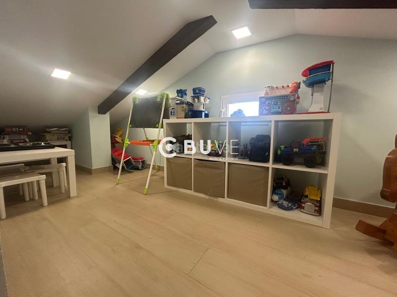 Foto e4d60814-a76a-4d23-acbe-531ad832c82f. Chalet amplia casa pareada en las brisas con patio, trastero y placas solares! en Gines