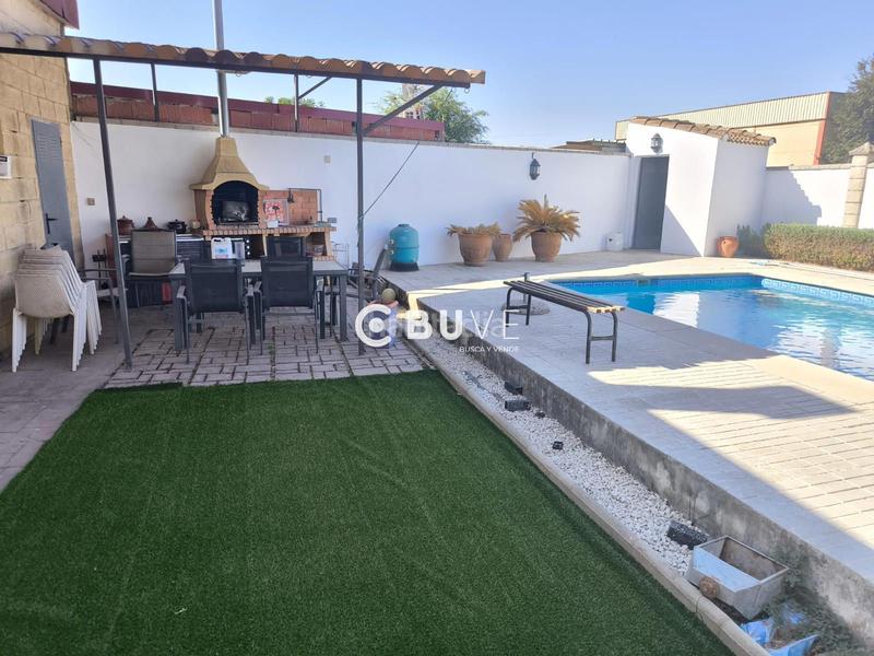 Foto 330ae2ce-a35f-4b31-ada0-93f78953c369. Chalet se vende chalet a 10 min de cordoba en Alcolea Córdoba