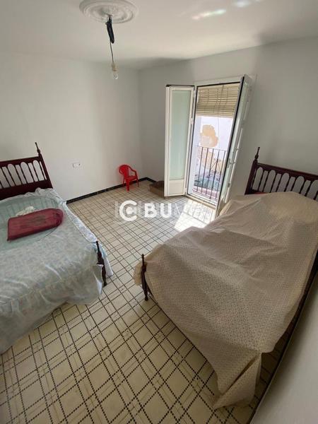 Foto 2e0679bb-2392-4f94-ae11-c841b71a80a3. Casa adosada se vende casa de 3hab en centro , sevilla en Umbrete