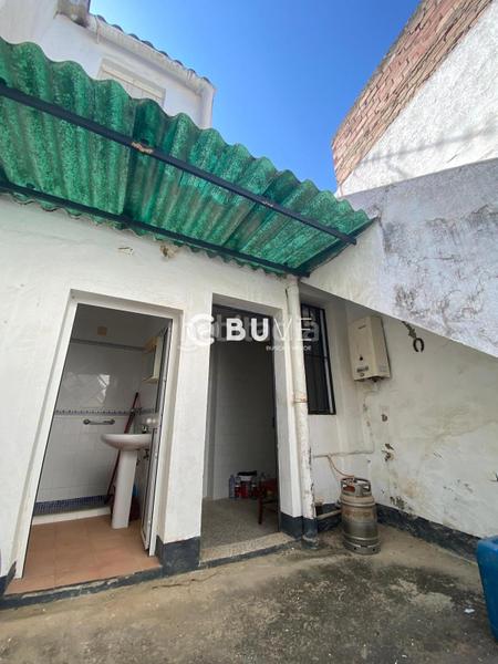 Foto 7fe1c6e1-d183-4dc7-b735-d234762a738e. Casa adosada se vende casa de 3hab en centro , sevilla en Umbrete