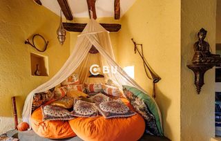 Chalet  N/a. Se vende villa con piscina y garaje en entorno natural.