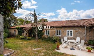 Chalet  N/a. Se vende villa con piscina y garaje en entorno natural.