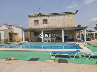 Casa adossada  Loriol, de. Villa en manises con piscina, garaje y dos viviendas independien