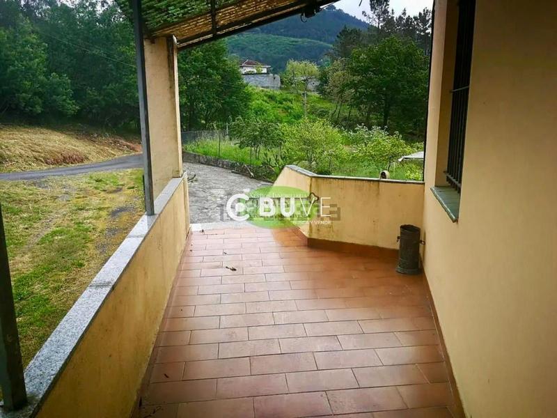 Foto 0fc35e24-bcdd-4075-9967-814bb5f391bc. Chalet casa unifamiliar cerca con jardín y terreno edificable . en Ourense