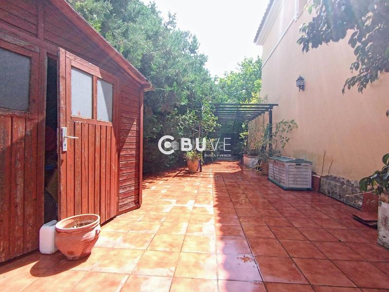 Foto a4062d6b-4a98-478f-be53-eed5ade8049d. Chalet  pareado con piscina, terraza y placas solares junto al club de simón verde. en Gelves