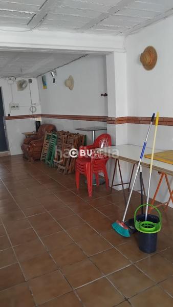 Foto a521abc8-ae95-493d-b927-ae181e30ca4c. Casa  en la algaba de 596 m con terraza y chimenea gran potencial de reforma en Algaba (La)
