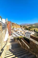 Casa adossada  Cordoba. Casa de pueblo para reformar en el centro de iznajar