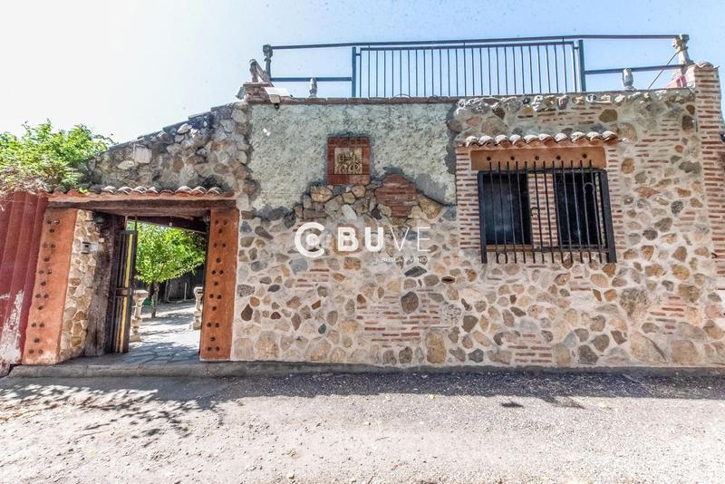 Foto e0b009e8-99af-4549-85d1-cfcba199a5ef. Chalet mit heizung pool in La Overuela Valladolid