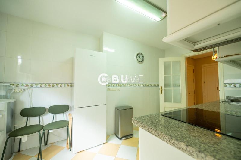 Foto 3a3a96b1-82f1-4db1-8ece-dc90d94e1f1f. Pis amb calefacció aparcament piscina a Zona Centro Comercial Torrequebrada Benalmádena