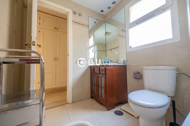 Foto 3b16aa81-d1f7-4d64-9094-dfec6acd20e3. Pis amb calefacció aparcament piscina a Zona Centro Comercial Torrequebrada Benalmádena