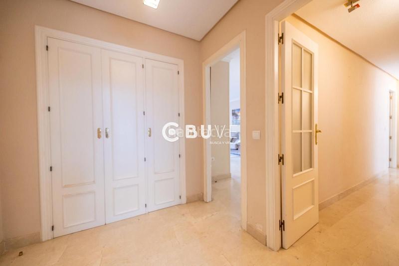 Foto 837fe32c-54f9-4ef8-8b5d-39d4e9e0e491. Pis amb calefacció aparcament piscina a Zona Centro Comercial Torrequebrada Benalmádena