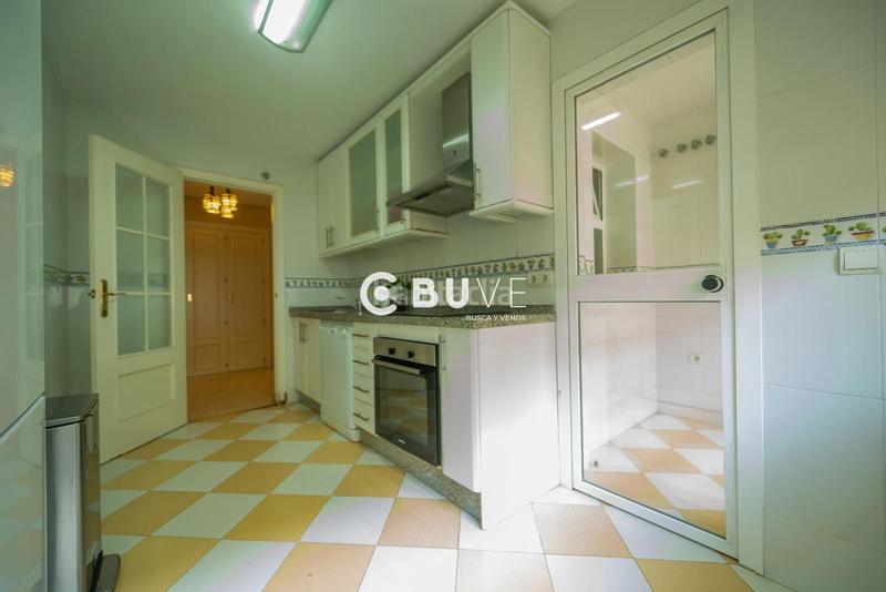 Foto 9f6b080e-086a-4219-ac7e-5ba52278ad68. Pis amb calefacció aparcament piscina a Zona Centro Comercial Torrequebrada Benalmádena