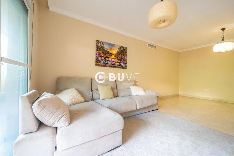 Foto db3a4ab7-3c0c-488b-b5a0-c43523d869ff. Pis amb calefacció aparcament piscina a Zona Centro Comercial Torrequebrada Benalmádena