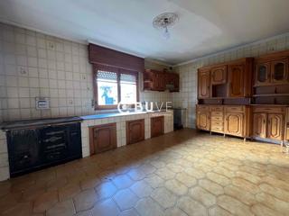 Xalet  C. del ayuntamiento. Buve vende casa en cuadros