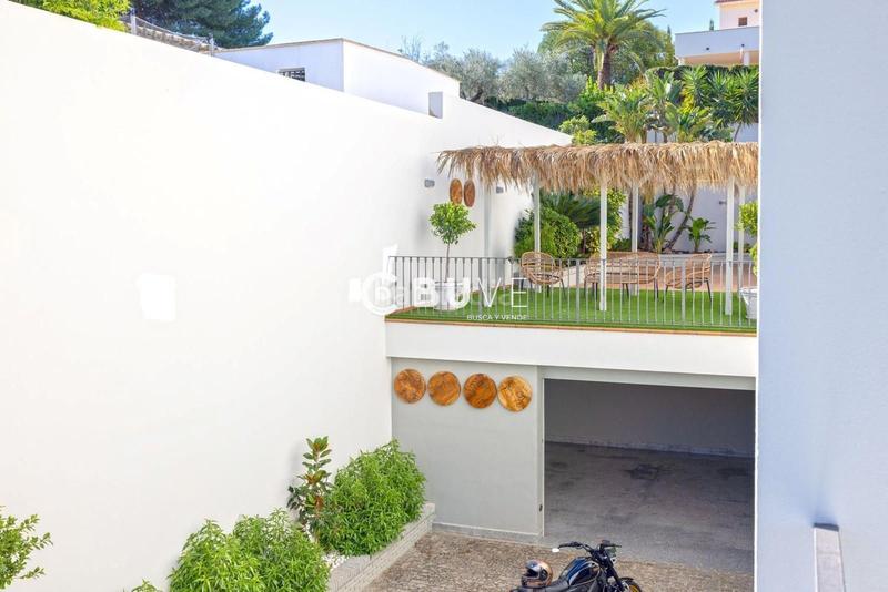 Foto 4d9fabd0-ddb2-4f27-a733-85643f2e0b96. Lloguer xalet amb calefacció aparcament piscina a Tomares